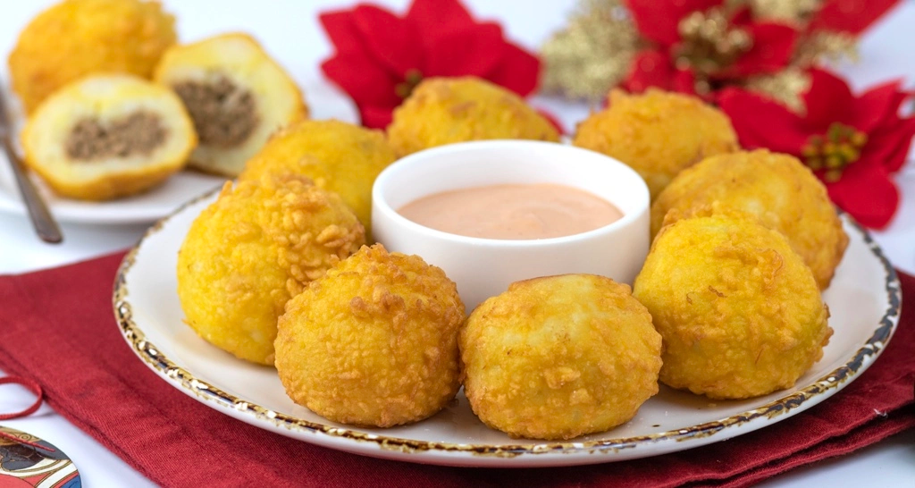 Rellenitos de Papas y Carne con Queso Gouda Borden®