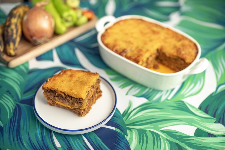 Imagen de Pastelón de Amarillos con Borden Boricua Mix y Sofrito Criollo